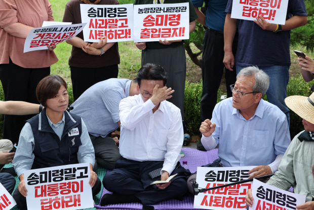김 <b>총리</b>, 임명 첫 일정으로 농민단체 만나… “<b>농심</b> 100% 공감”